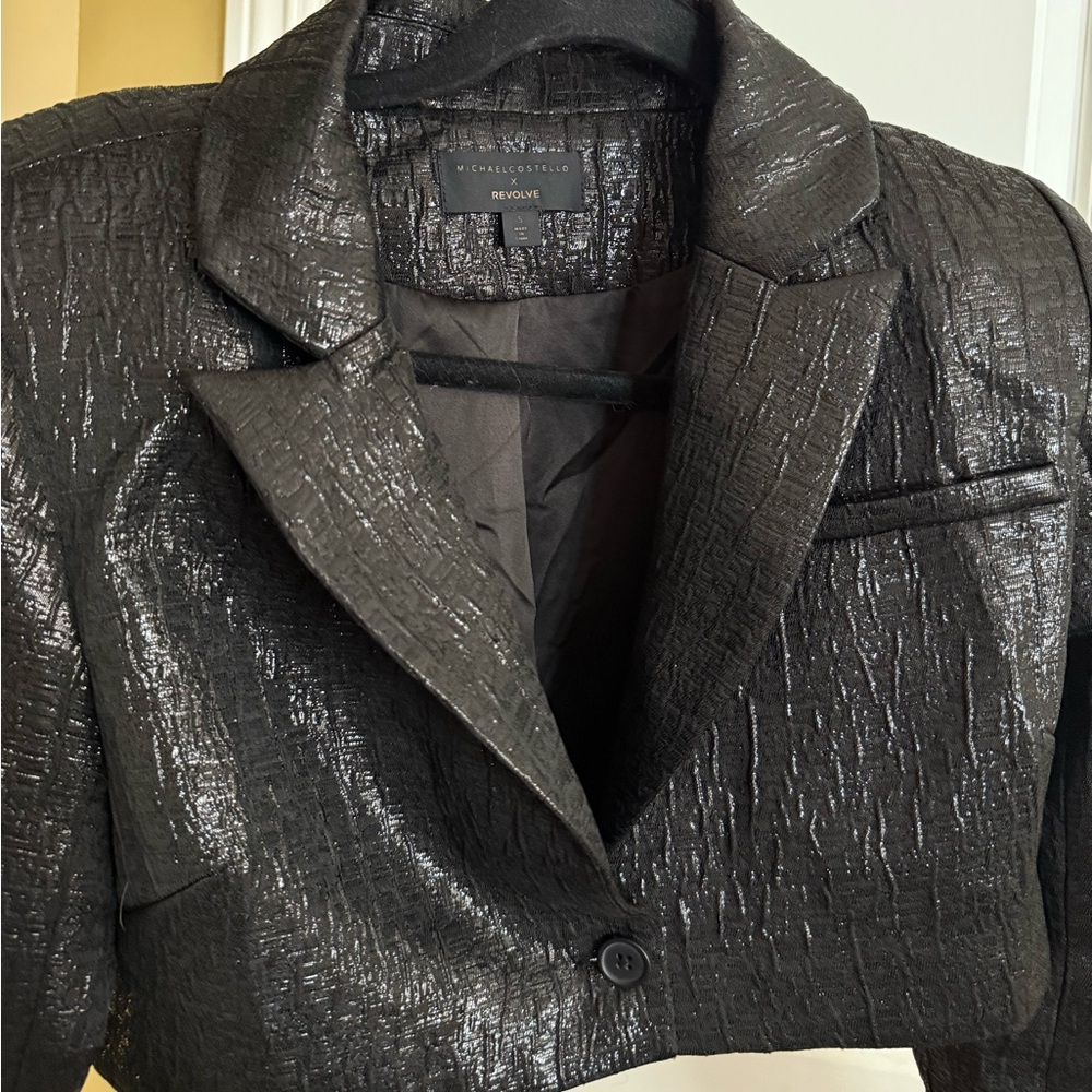 revolve cropped jacket - Picture 3 of 4